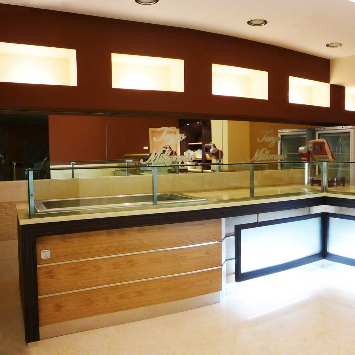 Arredamento locale pasticceria